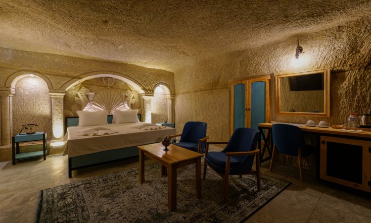 Deluxe Cave Suite Room